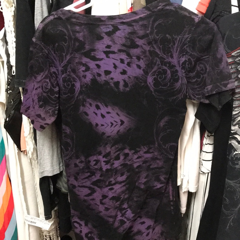 V neck - Picture 2 of 2